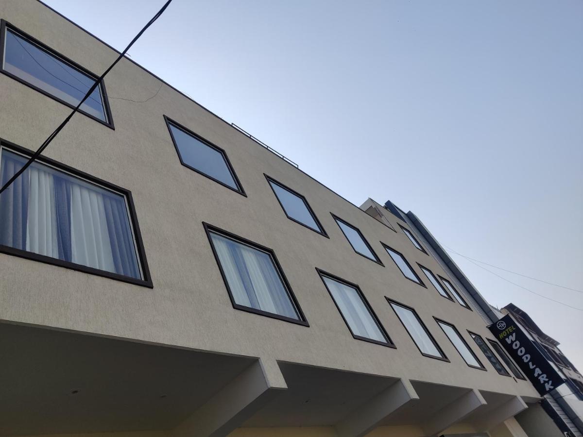 Hotel Woodlark Zirakpur - A Peaceful Stay 外观 照片