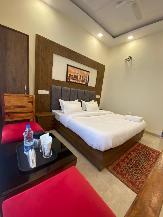 Hotel Woodlark Zirakpur - A Peaceful Stay 外观 照片