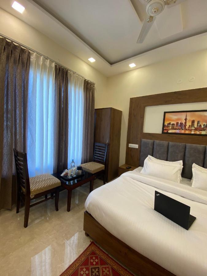 Hotel Woodlark Zirakpur - A Peaceful Stay 外观 照片