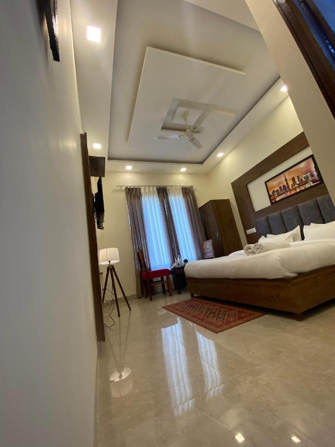Hotel Woodlark Zirakpur - A Peaceful Stay 外观 照片