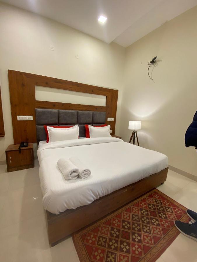 Hotel Woodlark Zirakpur - A Peaceful Stay 外观 照片
