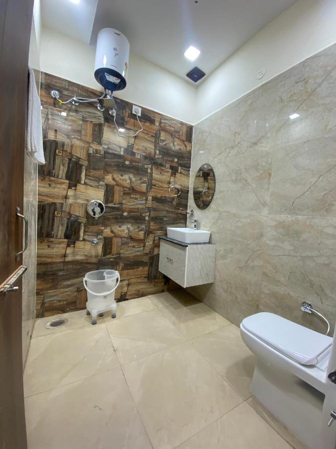 Hotel Woodlark Zirakpur - A Peaceful Stay 外观 照片