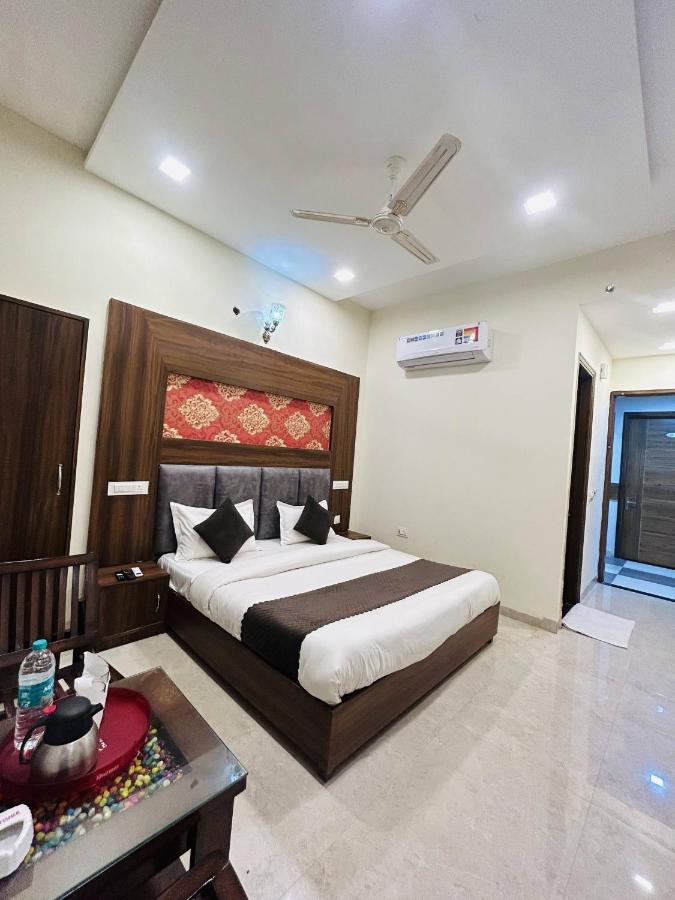 Hotel Woodlark Zirakpur - A Peaceful Stay 外观 照片