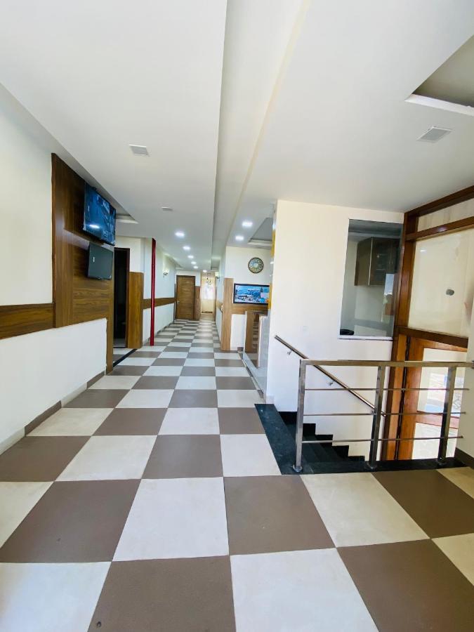 Hotel Woodlark Zirakpur - A Peaceful Stay 外观 照片